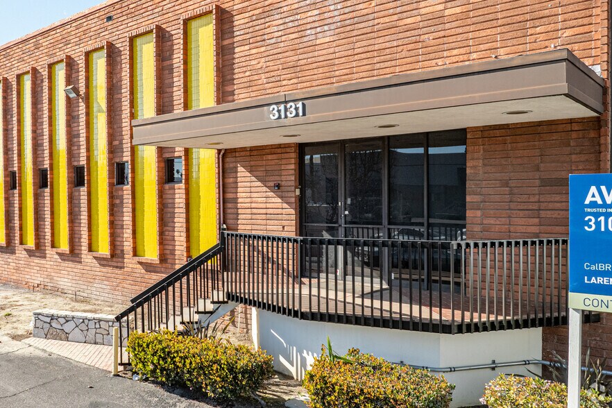 More Photos Of 3131 E Maria St, Rancho Dominguez Warehouse For Lease