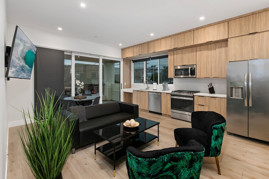 More Photos Of 2015 Albatross St, San Diego Apartments For Sale