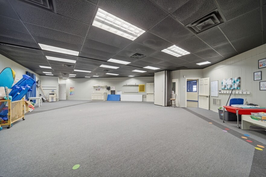 More Photos Of 7100 E 31st St, Tulsa Religious Facility For Sale