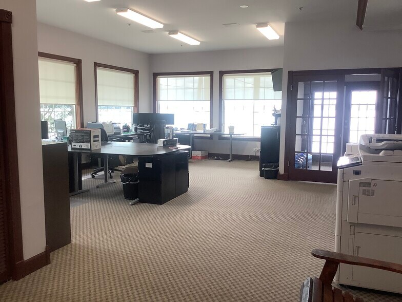 More Photos Of 38 W Grand Ave, Fox Lake Storefront Retail Office For Lease