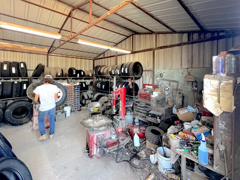More Photos Of 127 N 9th St, Chickasha Auto Repair For Sale