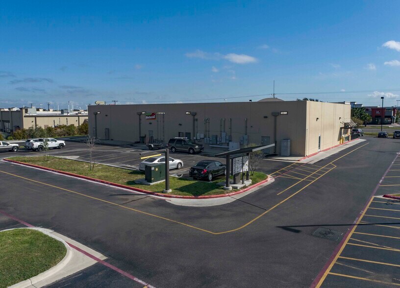 More Photos Of 7501 N 10th St, McAllen Storefront Retail Office For Lease