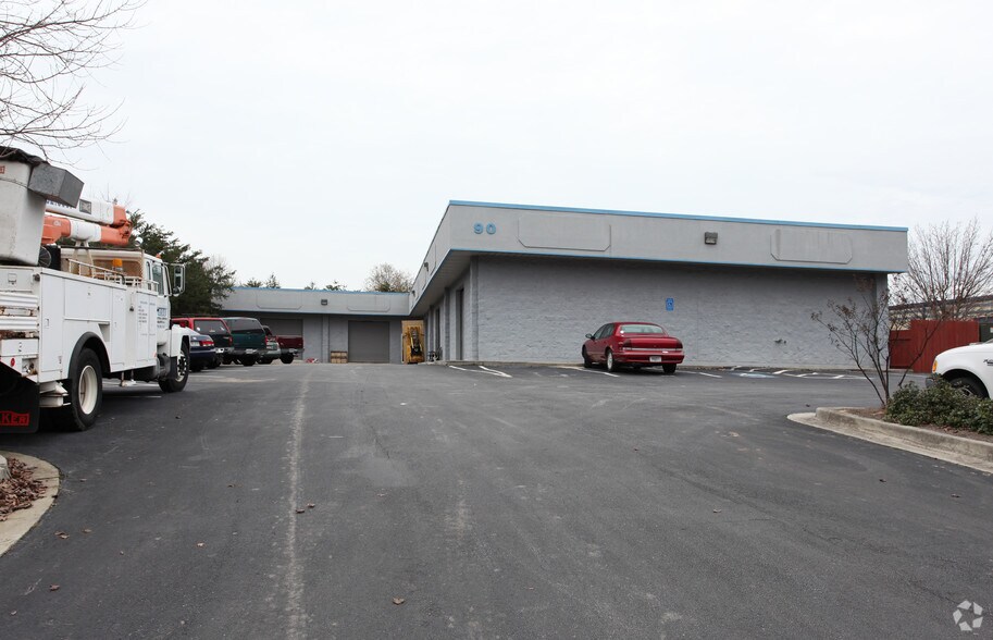 Primary Photo Of 90 Grayson Industrial Pky, Grayson Warehouse For Lease