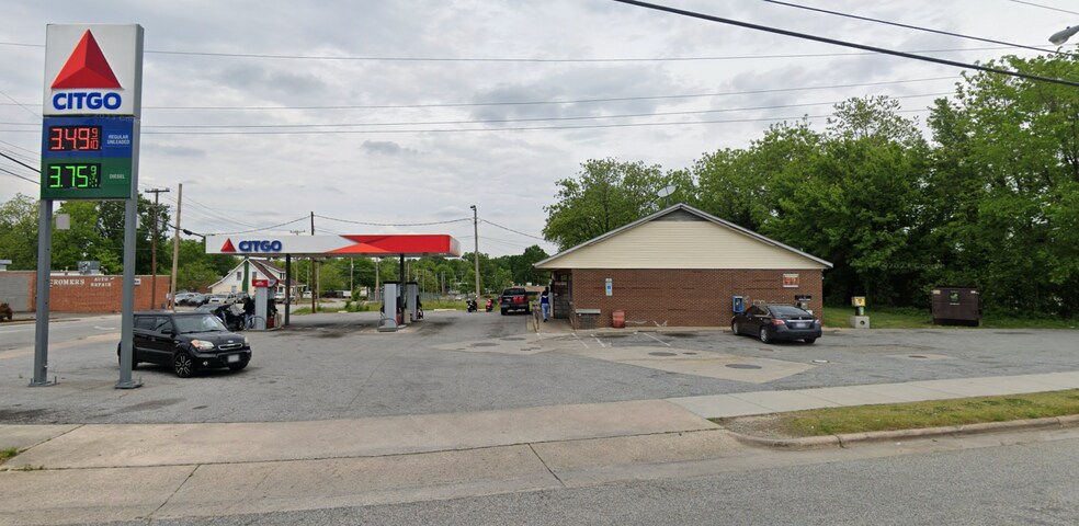 More Photos Of 1421 English Rd, High Point Convenience Store For Sale