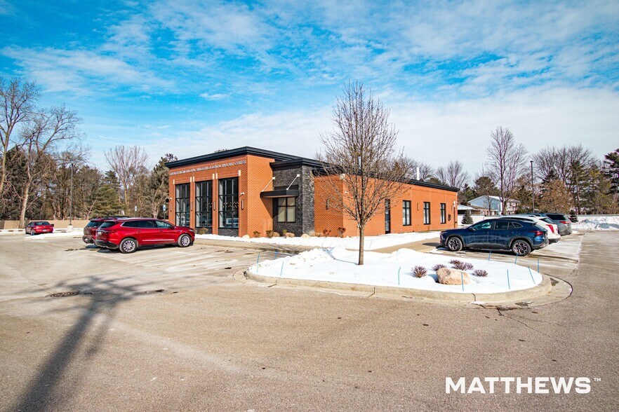 More Photos Of 5220 Eastman Ave, Midland Hospital For Sale