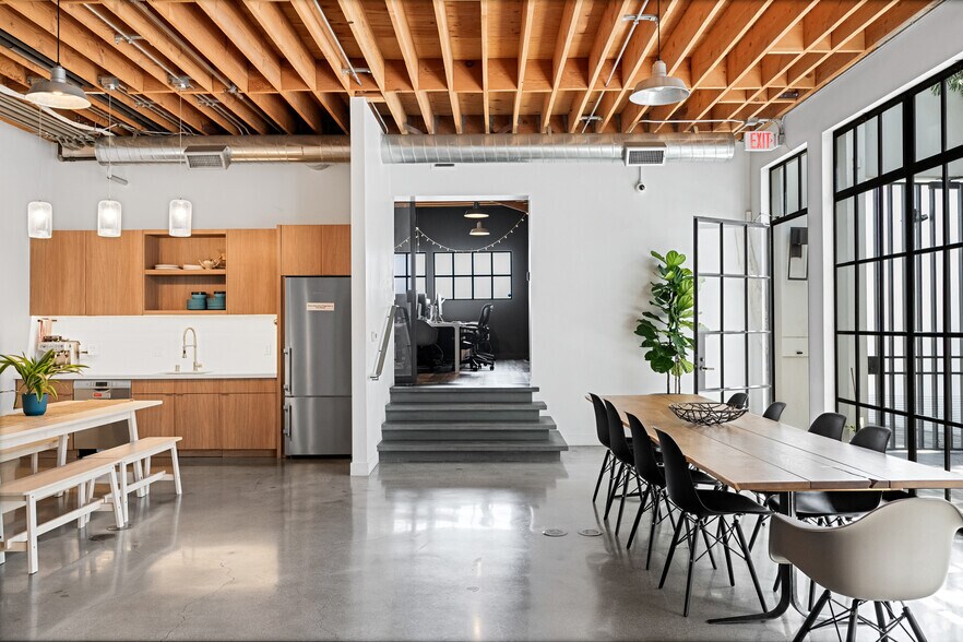 More Photos Of 2011 Pontius Ave, Los Angeles Loft Creative Space For Lease