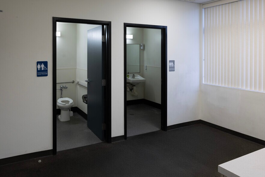 More Photos Of 1400 Pacific Ave, Oxnard Manufacturing For Lease