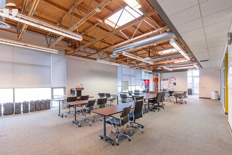 More Photos Of 109 Scripps Dr, Sacramento Office For Sale