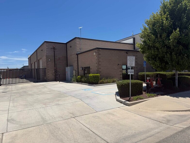 More Photos Of 1700 Olympic Dr, Turlock Warehouse For Lease