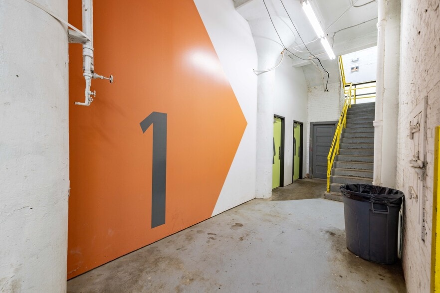 More Photos Of 1111 Bellevue St, Detroit Research And Development For Lease