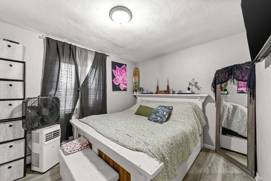 More Photos Of 5216 E Lake Rd, Sheffield Lake Apartments For Sale