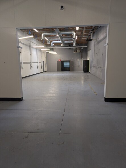 More Photos Of 649 W 9400 S, Sandy Warehouse For Lease