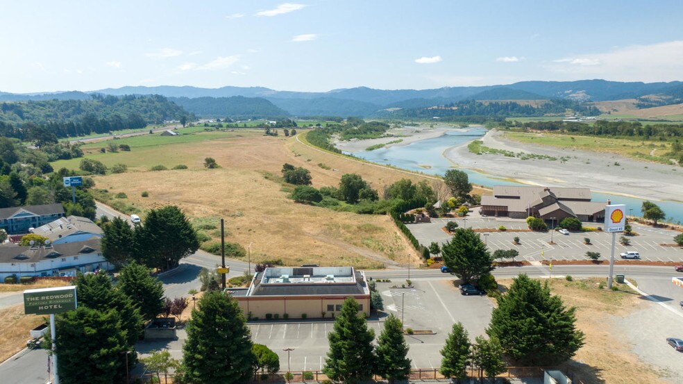 More Photos Of 1875 Riverwalk Dr, Fortuna Restaurant For Sale
