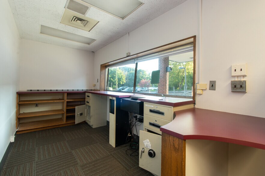 More Photos Of 45 S Main St, Branford Bank For Sale