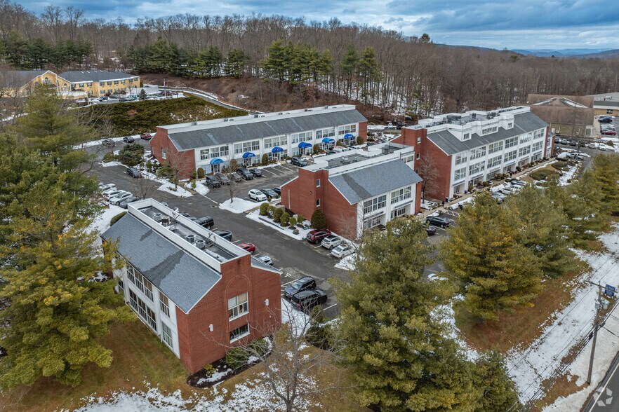 More Photos Of 246 Federal Rd, Brookfield Medical For Sale