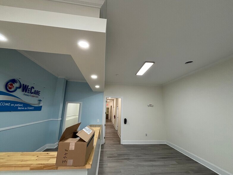 More Photos Of 129-131 S Broad St, Clinton Storefront Retail Office For Sale