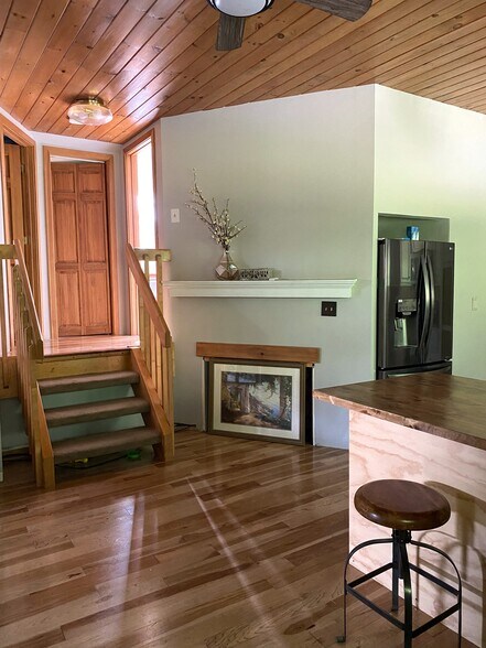 More Photos Of 151 Smead Hill Rd, Greenfield Specialty For Sale