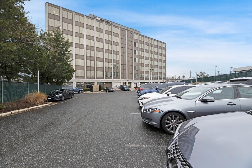 More Photos Of 4235 28th Ave, Marlow Heights Office For Lease