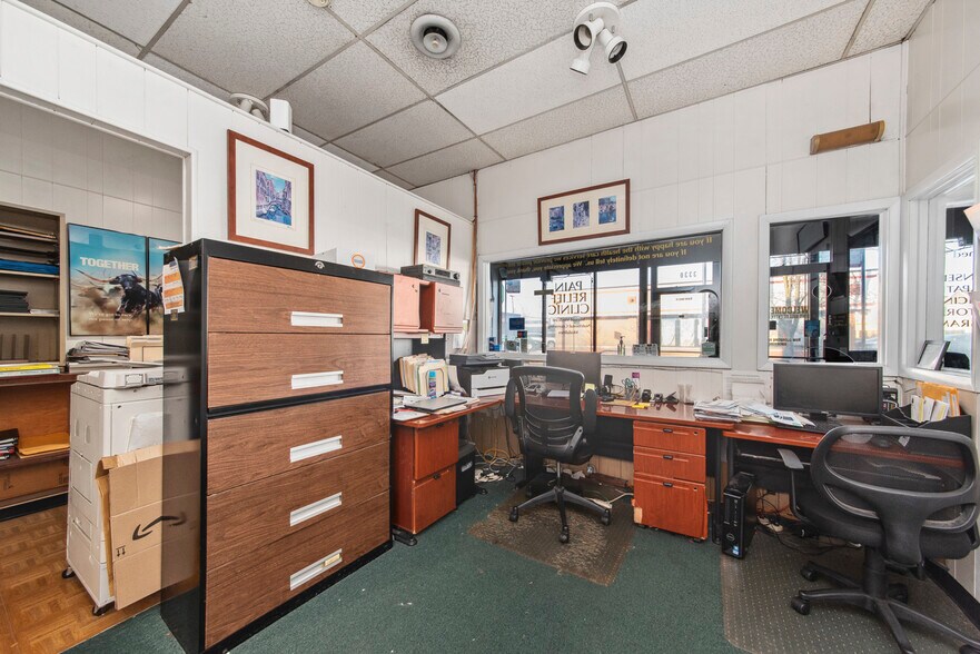 More Photos Of 3330 N Milwaukee Ave, Chicago Medical For Sale