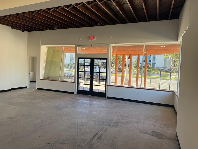 More Photos Of 126 N Catalina Ave, Redondo Beach Storefront For Lease
