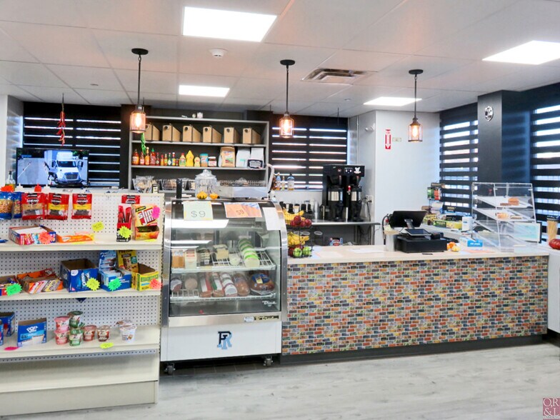 More Photos Of 10 Main St, Bristol Office For Lease