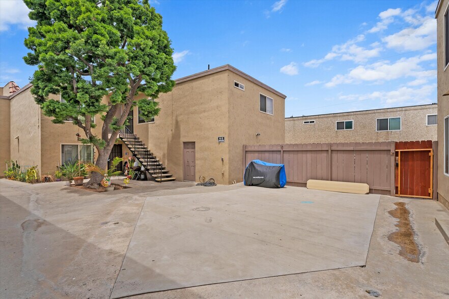 More Photos Of 635 Emory St, Imperial Beach Apartments For Sale
