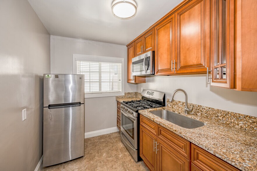More Photos Of 276 S Sierra Madre Blvd, Pasadena Apartments For Sale