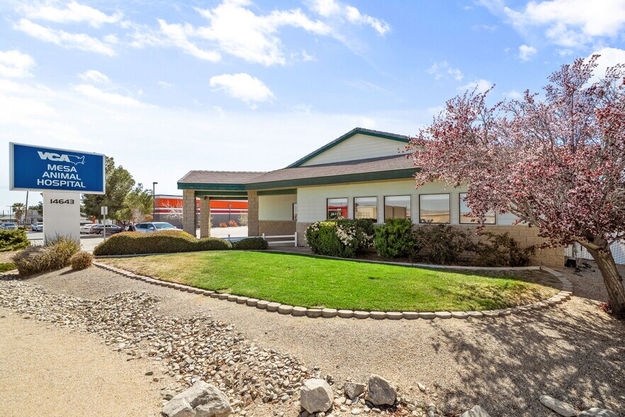 Primary Photo Of 14643 Palmdale Rd, Victorville Veterinarian Kennel For Sale