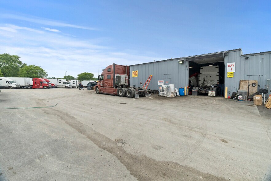 More Photos Of 14002 S Harrison Ave, Posen Truck Terminal For Sale