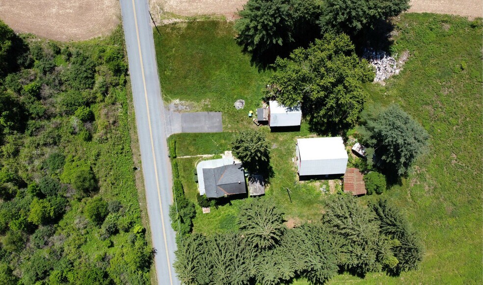 More Photos Of 122 Mill Pond Rd, Gilbert Industrial For Sale