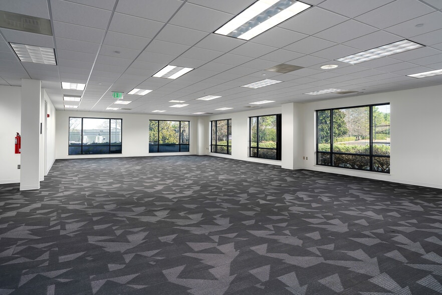 More Photos Of 2500 Corporate Dr, Birmingham Office Residential For Sale
