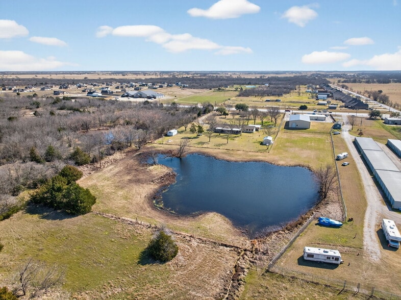 More Photos Of 15377 N Highway 34, Terrell Flex For Sale