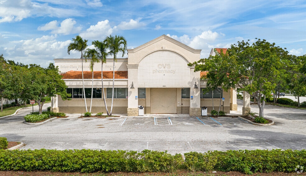 More Photos Of 6950 S Congress Ave, Lantana Freestanding For Lease