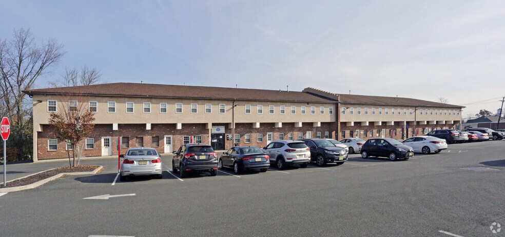 More Photos Of 7 Cedar Grove Ln, Somerset Medical For Lease