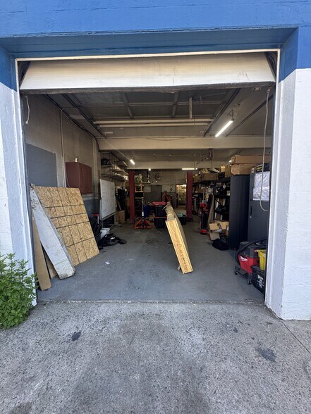 More Photos Of 275 Front Ave, West Haven Auto Repair For Sale