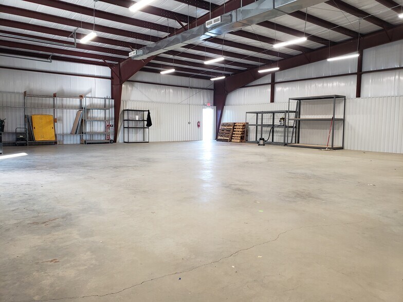 More Photos Of 7380 International Ct, Bartlesville Warehouse For Sale