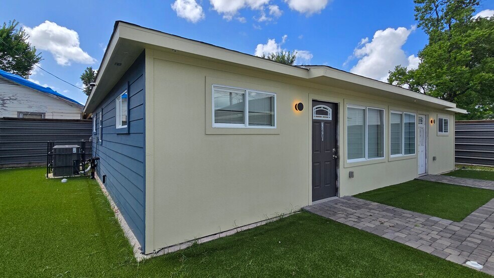 More Photos Of , Houston Multifamily For Sale