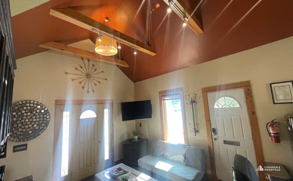 More Photos Of 500 E Oak St, Fort Collins Office For Sale