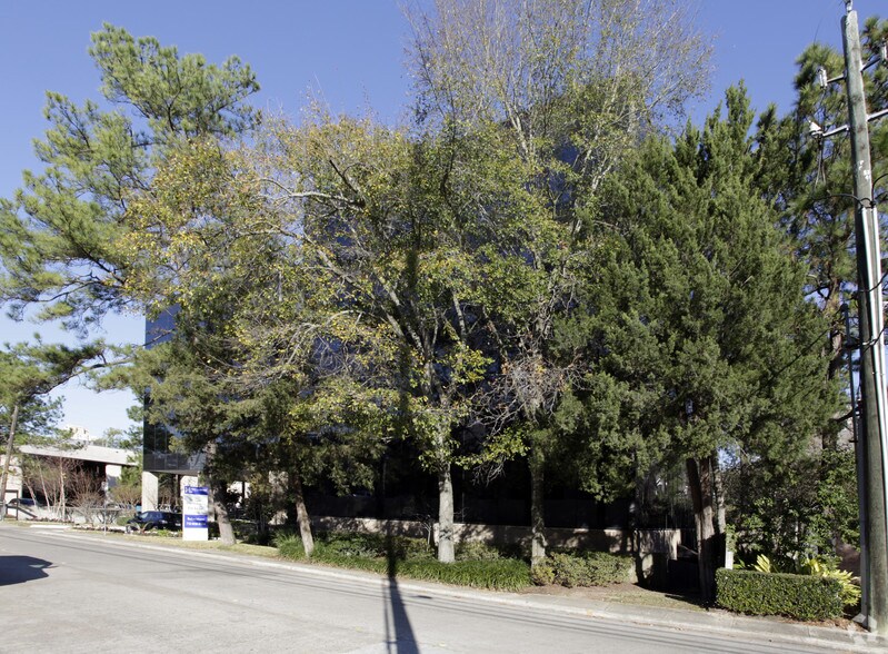 More Photos Of 17 S Briar Hollow Ln, Houston Office Residential For Lease