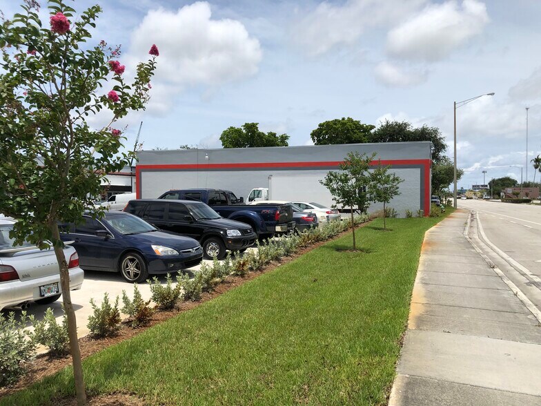 More Photos Of 4801-4859 Pembroke Rd, Hollywood Warehouse For Lease