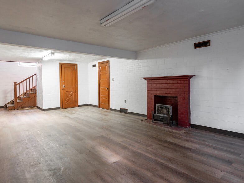 More Photos Of 1526 Kanawha Blvd E, Charleston Office Residential For Sale