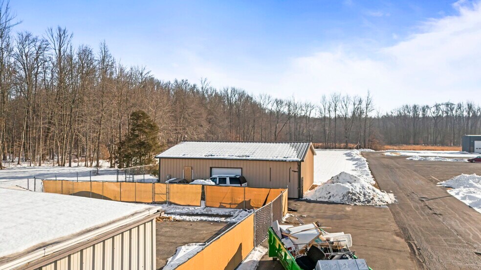 More Photos Of 2929 Clifty Dr, Madison Flex For Sale