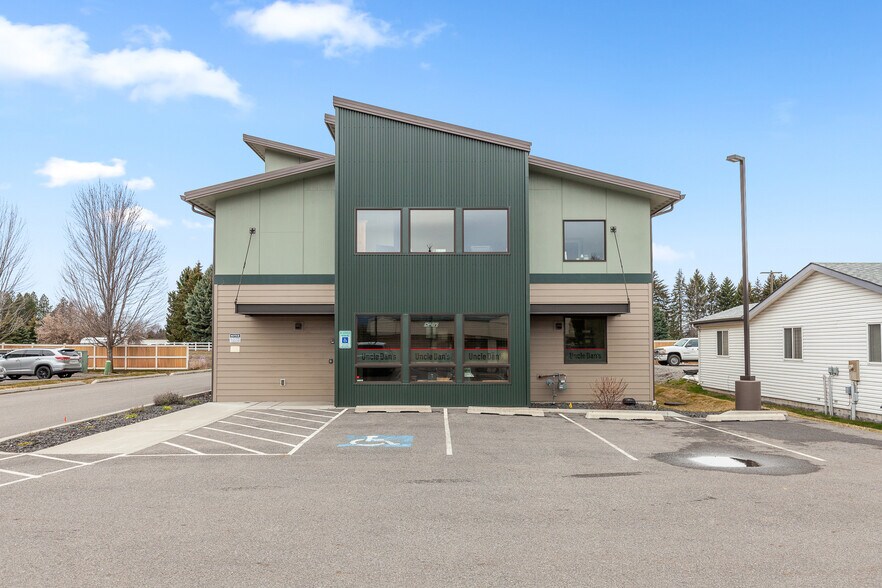 Primary Photo Of 9151 N Hess St, Hayden Light Manufacturing For Sale