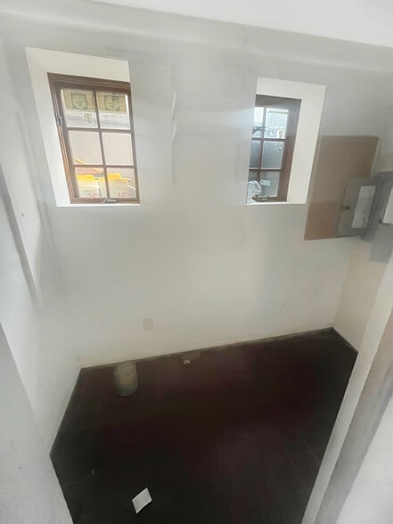 More Photos Of 275 Grand St, Jersey City Apartments For Lease