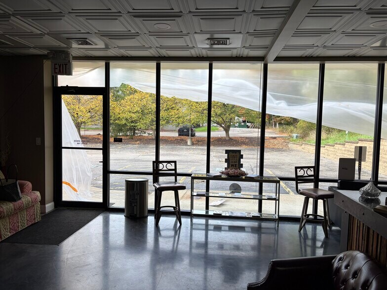 More Photos Of 150 Lake Dr, Wexford Research And Development For Lease