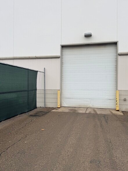 More Photos Of 3201 Pine Tree Rd, Lansing Warehouse For Lease