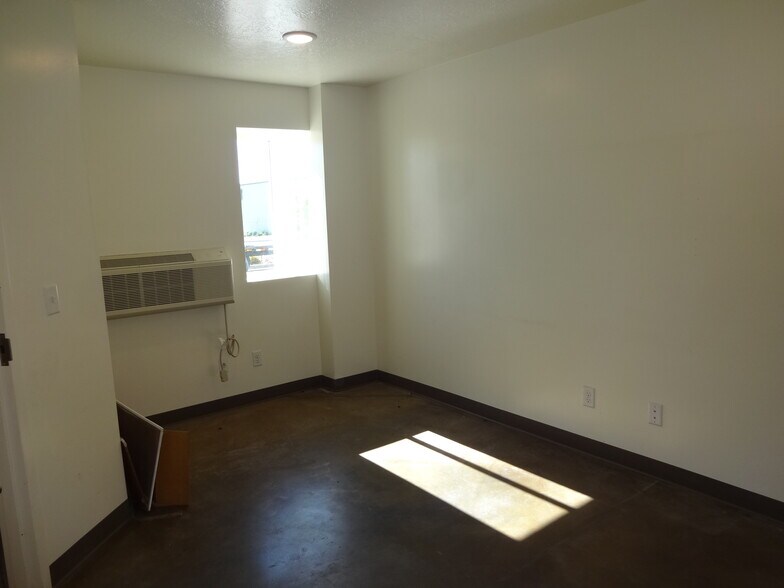 More Photos Of 1900 N 200 E, Spanish Fork Warehouse For Lease