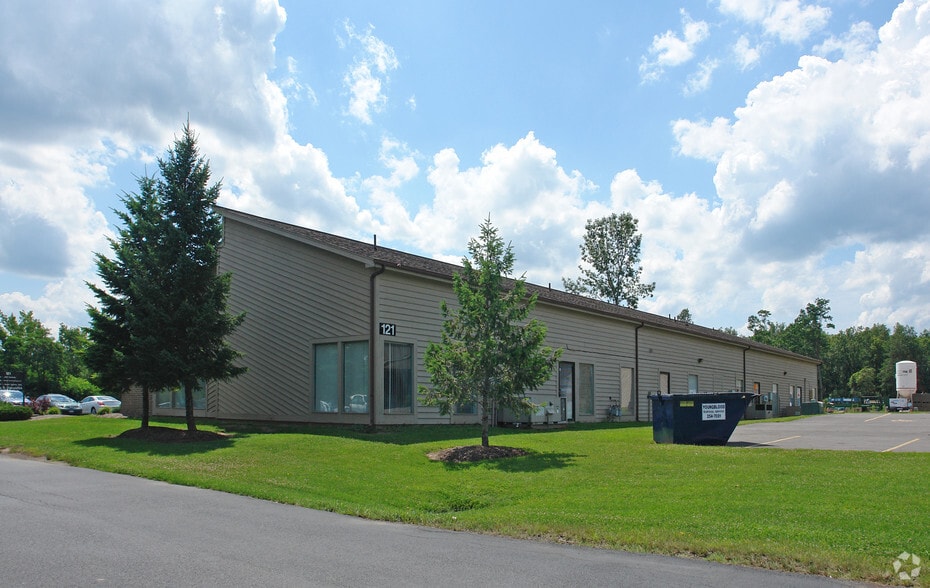 More Photos Of 121 Erie Canal Dr, Rochester Office For Sale