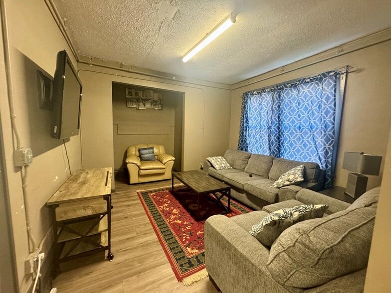 More Photos Of 715 N Kanawha St, Beckley Freestanding For Lease