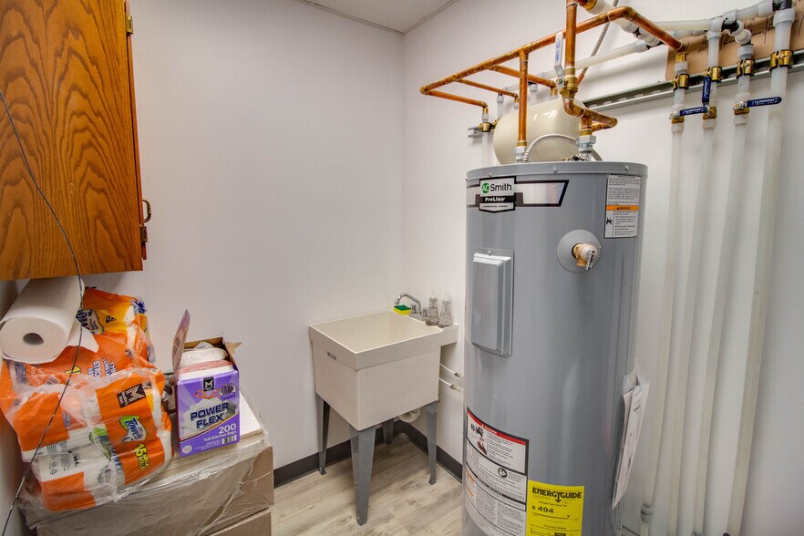 More Photos Of 107 N State St, Jerseyville Office For Lease